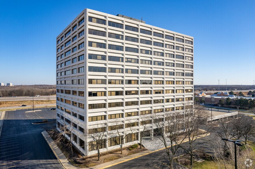 More Photos Of 1051 Perimeter Dr, Schaumburg Office For Lease
