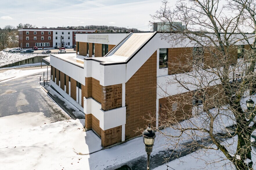 More Photos Of 14 Sweden St, Caribou Bank For Sale