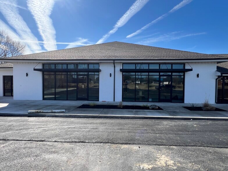 More Photos Of 721 W Main St, Mabank General Retail For Lease