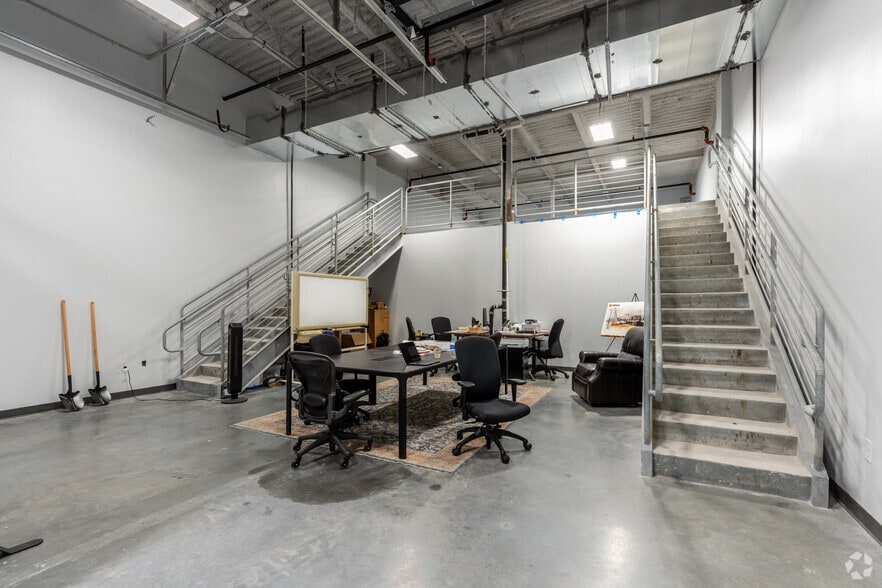 More Photos Of 4229 North FM 620, Austin Flex For Sale