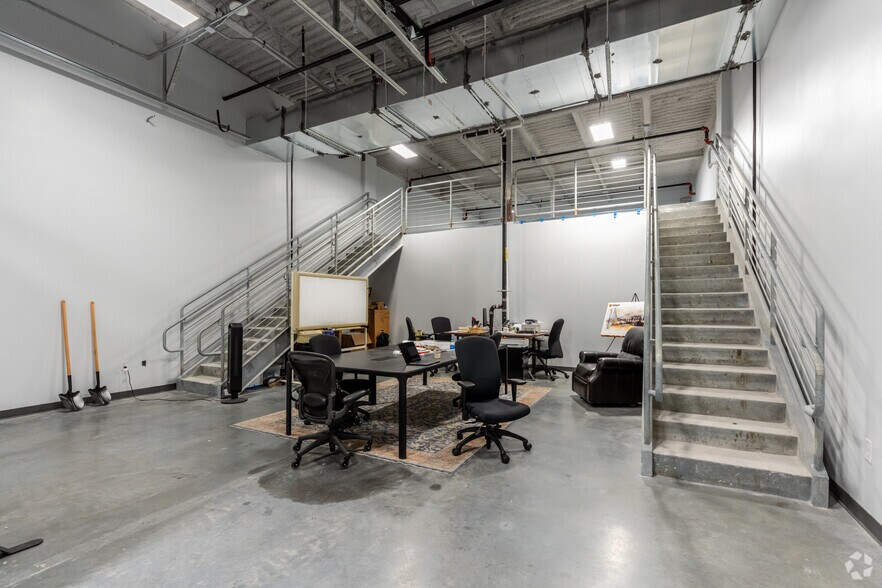 More Photos Of 4229 North FM 620, Austin Flex For Lease