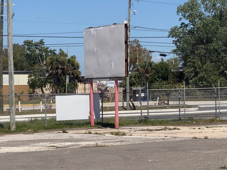More Photos Of 3960 Silver Star Rd, Orlando Auto Dealership For Sale