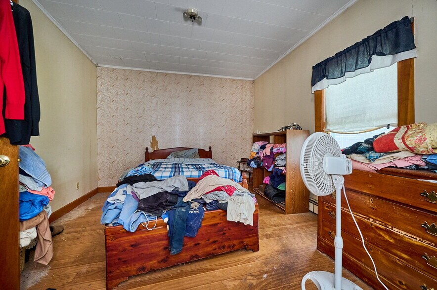 More Photos Of 42-44 Pleasant St, Easthampton Storefront Retail Residential For Sale