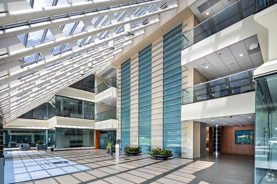 More Photos Of 17300 N Dallas Pky, Dallas Office For Lease