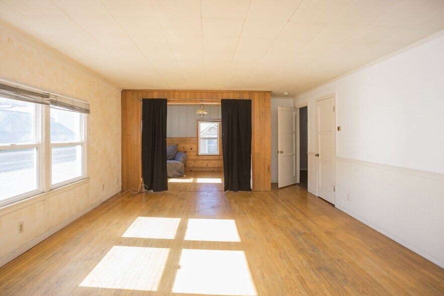 More Photos Of 41312 Big Bear Blvd, Big Bear Lake General Retail For Sale