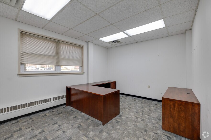 More Photos Of 235 New York Dr, Fort Washington Light Manufacturing For Lease