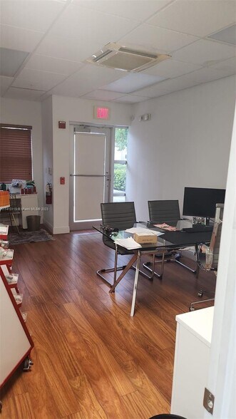 More Photos Of 1845 NW 112th Ave, Miami Light Manufacturing For Sale