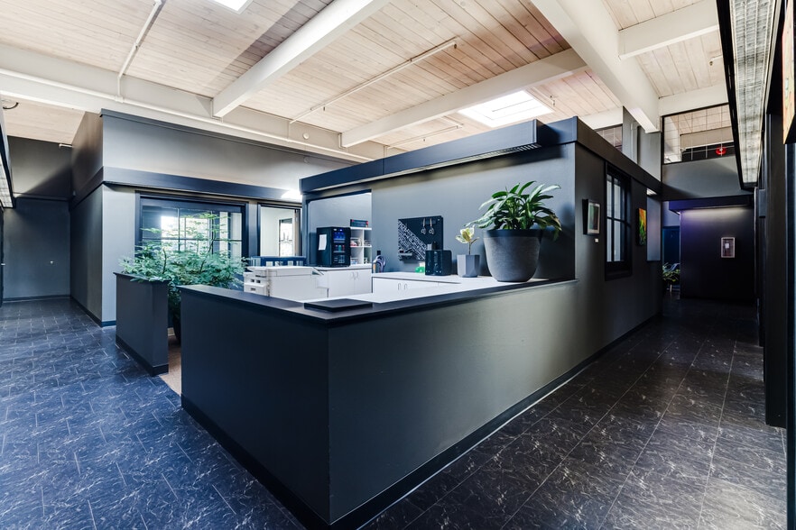 More Photos Of 30 E Broadway, Eugene Office For Lease