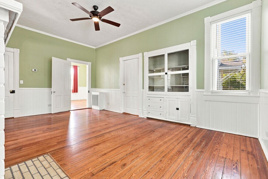 More Photos Of 339 W Main St, Easley Office For Sale