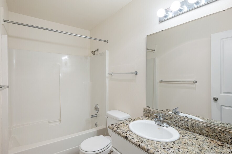 More Photos Of 802 N 43rd St, Seattle Apartments For Sale