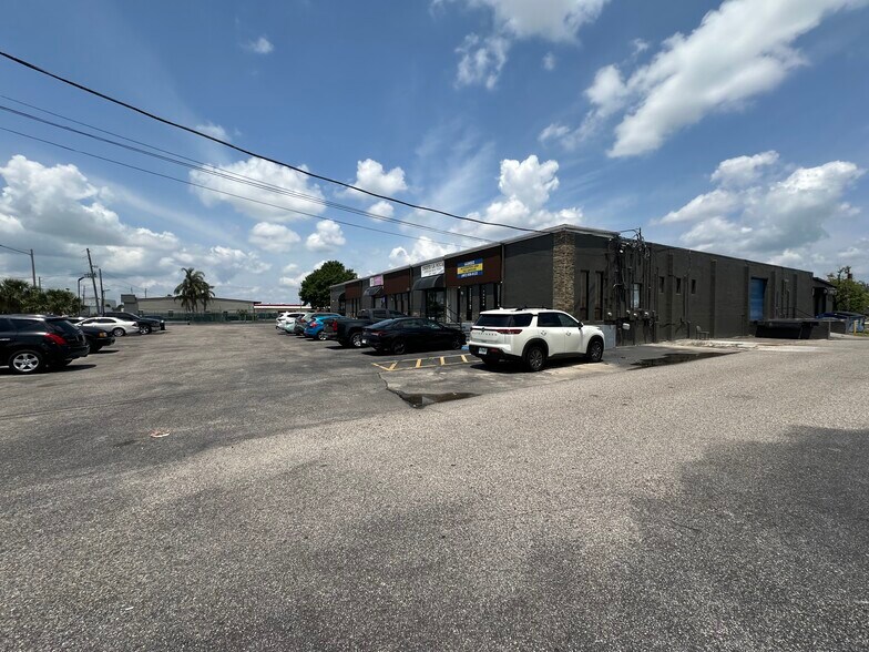 More Photos Of 1011 W Lancaster Rd, Orlando General Retail For Sale