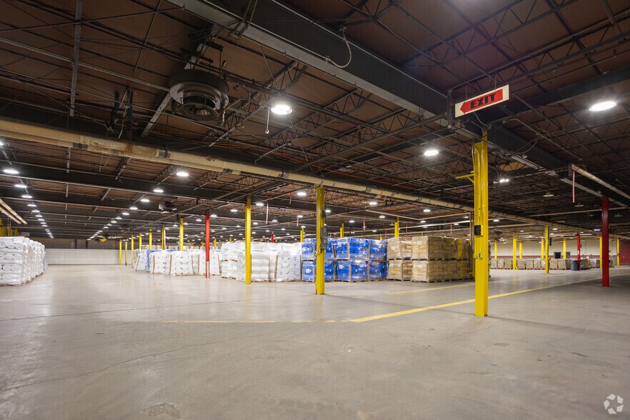 More Photos Of 901 Wayne St, Niles Warehouse For Lease