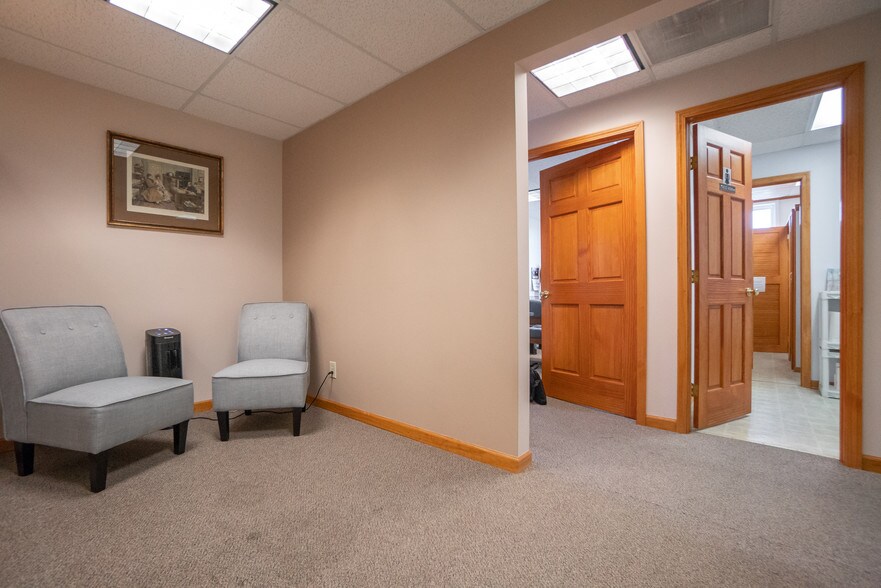 More Photos Of 9635 Saric Ct, Highland Office For Lease