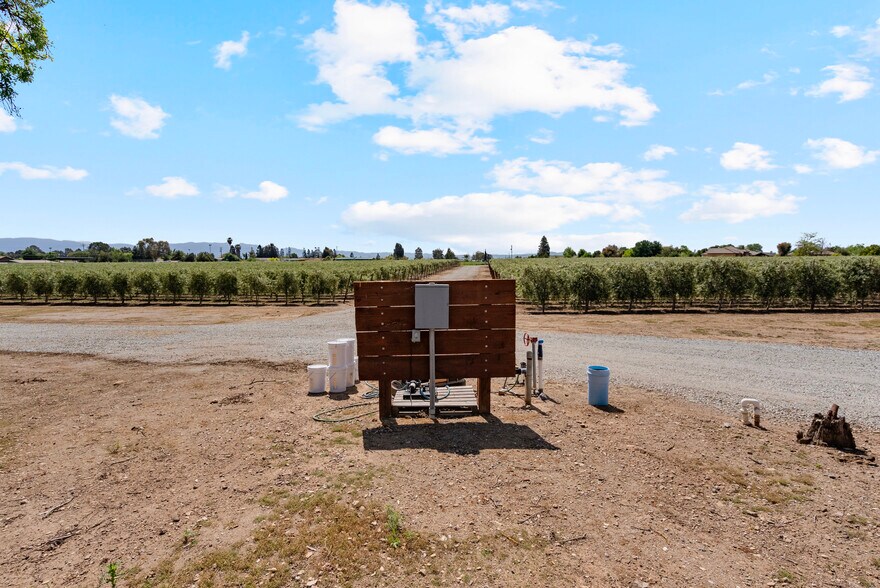 More Photos Of 804 Comstock Rd, Hollister Land For Sale
