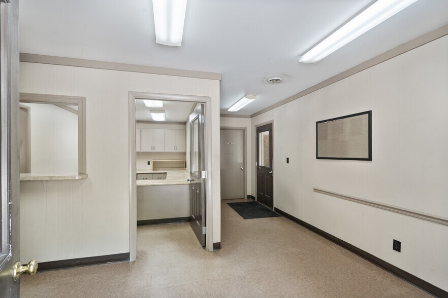 More Photos Of 2898 Crestridge Dr, Centerville Warehouse For Sale