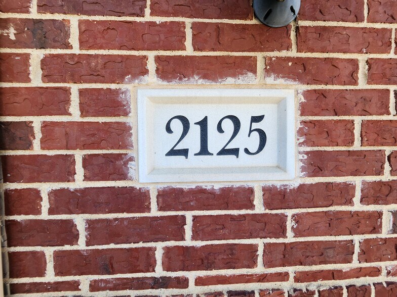 More Photos Of 2125 Martin Dr, Bedford Medical For Sale
