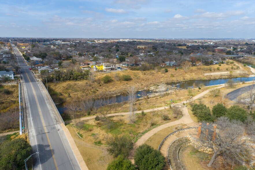 More Photos Of 333 E Theo Ave, San Antonio Land For Sale