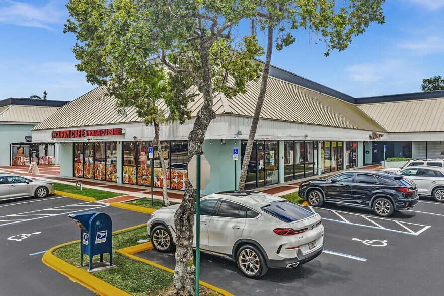 More Photos Of 4412-4678 N University Dr, Lauderhill Unknown For Lease