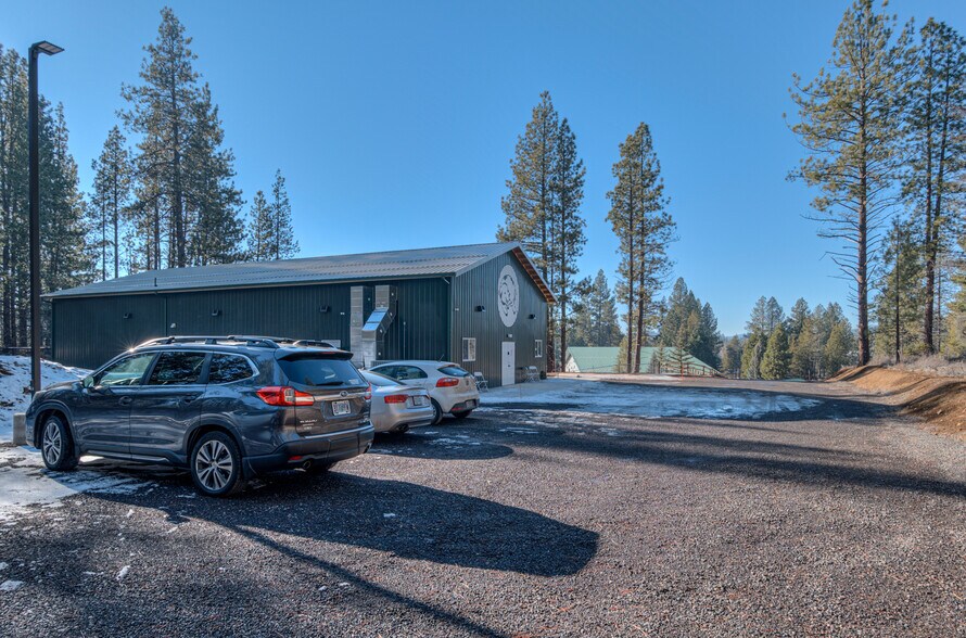 More Photos Of 56870 Enterprise Dr, Sunriver Flex For Sale