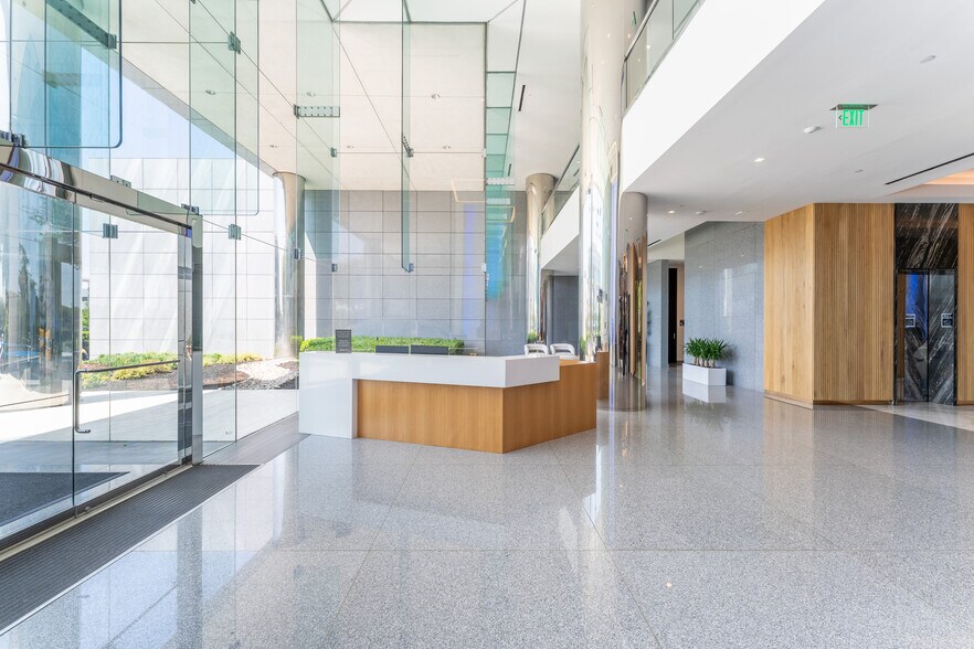 More Photos Of 14643 N Dallas Pky, Dallas Office For Lease