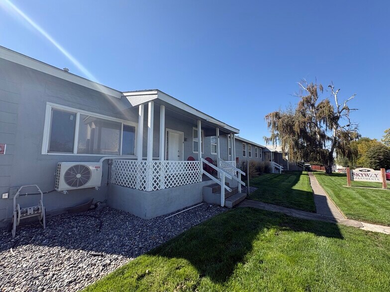 More Photos Of 204 SE 12th St, College Place Apartments For Sale