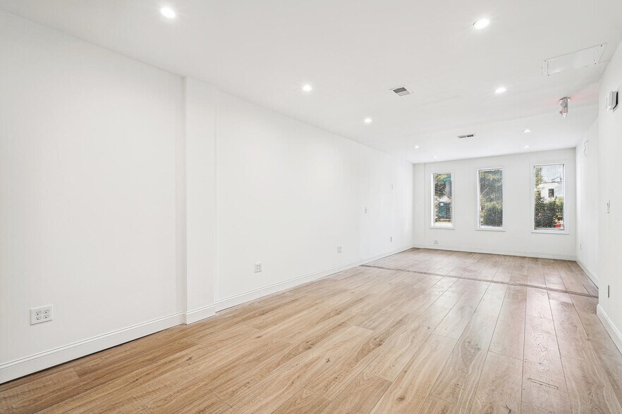 More Photos Of 1802 11th St NW, Washington Office For Lease