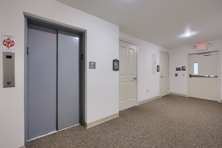More Photos Of 390 E Main St, Ephrata Office For Sale