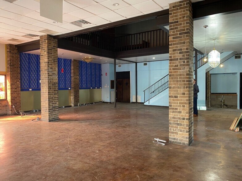 More Photos Of 8931 Wurzbach Rd, San Antonio Freestanding For Sale