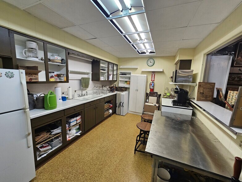 More Photos Of 108 E Madison St, Kirklin Storefront For Sale