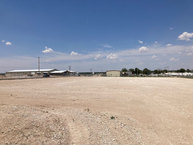 More Photos Of 2916 Boyd Dr, Carlsbad Warehouse For Lease