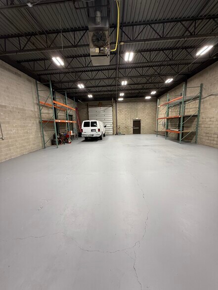 More Photos Of 181-191 Remington Blvd, Ronkonkoma Warehouse For Lease