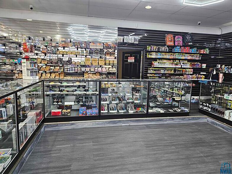 More Photos Of 3148 Singing Hills Blvd, Sioux City General Retail For Sale