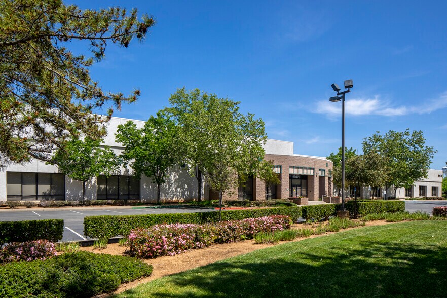 More Photos Of 10470 Old Placerville Rd, Sacramento Light Distribution For Lease