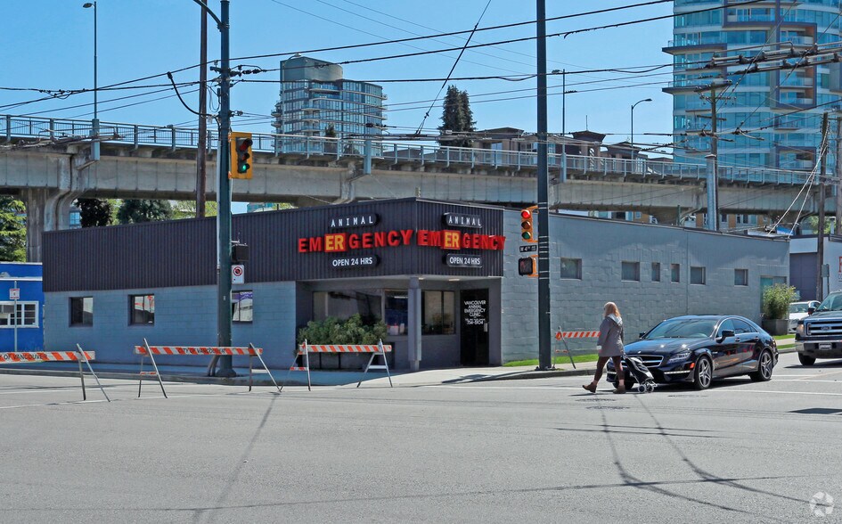 More Photos Of 1590 W 4th Ave, Vancouver General Retail For Sale