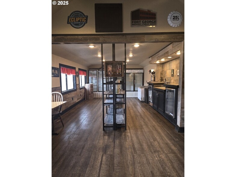 More Photos Of 1720 N Hwy 101, Rockaway Beach Storefront For Sale