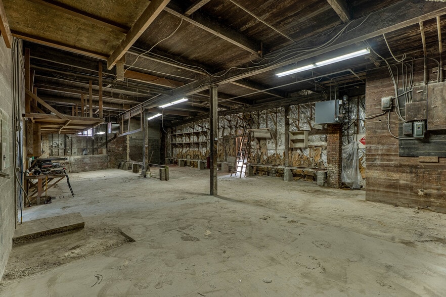 More Photos Of 1085 E Delavan Ave, Buffalo Warehouse For Sale