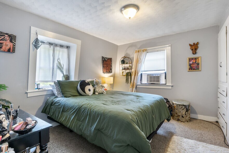 More Photos Of 140 Green St, Somersworth Apartments For Sale