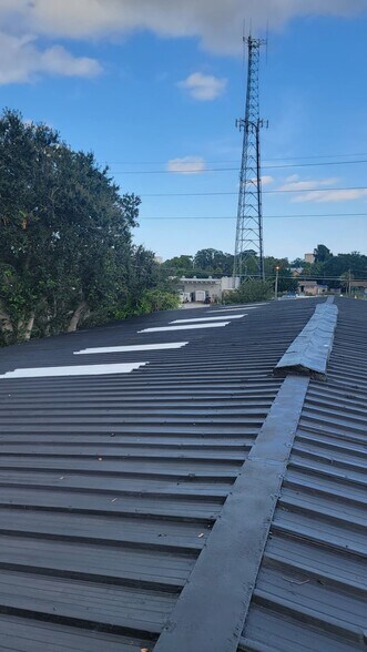 More Photos Of 424 S Deleon Ave, Titusville Warehouse For Sale