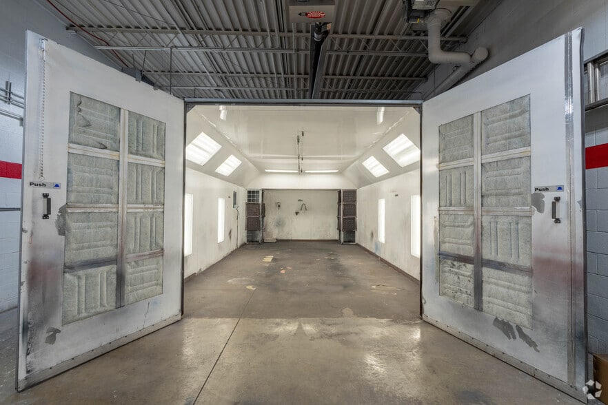 More Photos Of 1501 Vernon Odom Blvd, Akron Auto Dealership For Sale