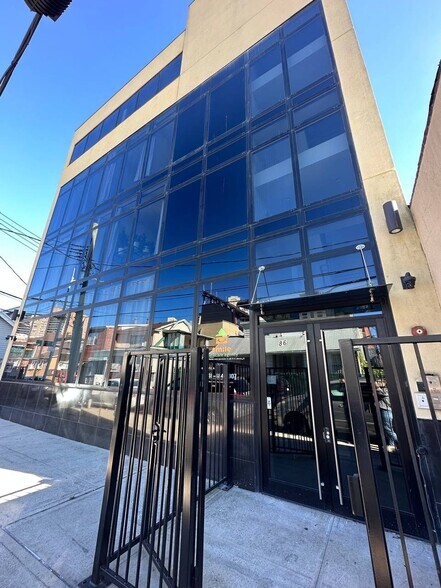 More Photos Of 86 Brighton 1st Pl, Brooklyn Office For Lease