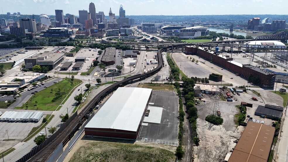 More Photos Of 299 Gest st, Cincinnati Manufacturing For Lease