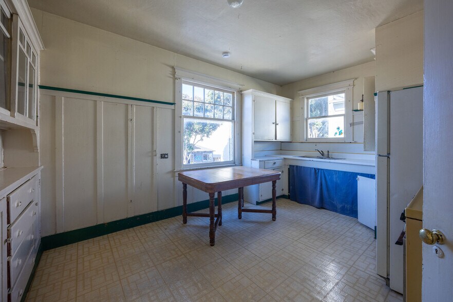 More Photos Of 535-539 Main St, Half Moon Bay Storefront Retail Residential For Sale