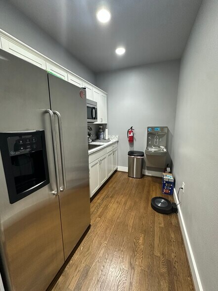 More Photos Of 3125 Hemphill St, Fort Worth Office For Sale