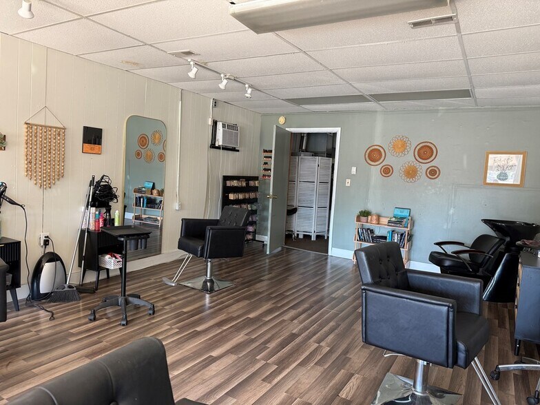 More Photos Of 346 N Main St, New Martinsville General Retail For Sale