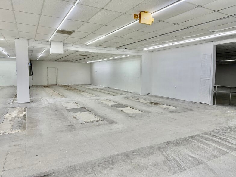 More Photos Of 1601 E Sample Rd, Pompano Beach Freestanding For Sale