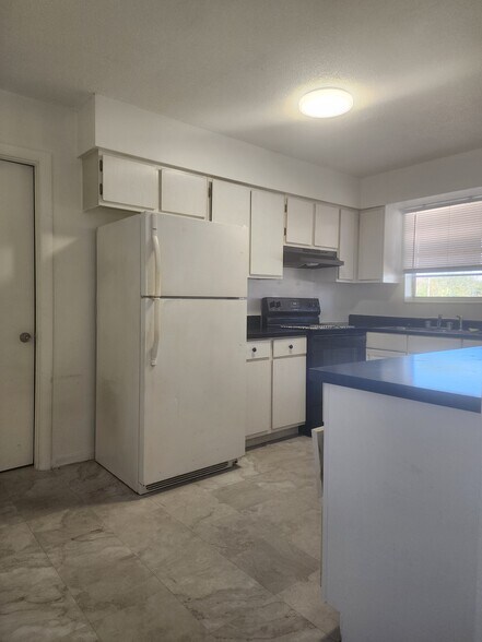 More Photos Of 450 Tomoka Ave, Ormond Beach Apartments For Sale