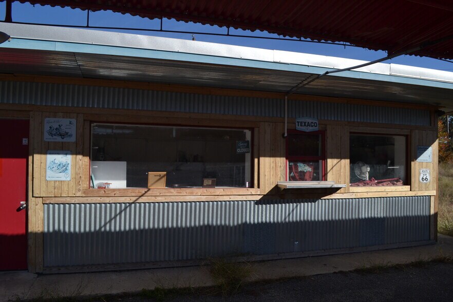 More Photos Of 220 Highway 261, Buchanan Dam Restaurant For Lease