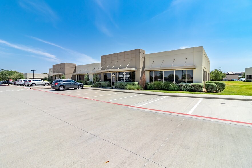 More Photos Of 800 N Watters Rd, Allen Unknown For Lease