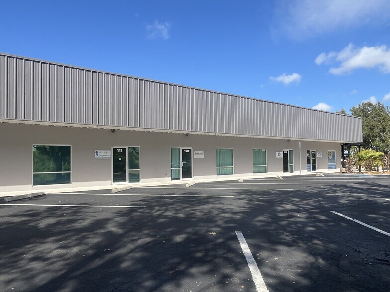 More Photos Of 1891 Porter Lake Dr, Sarasota Light Manufacturing For Sale