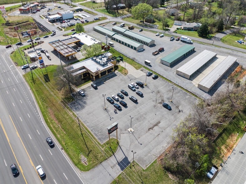 More Photos Of 1826 Fort Campbell Blvd, Clarksville General Retail For Lease